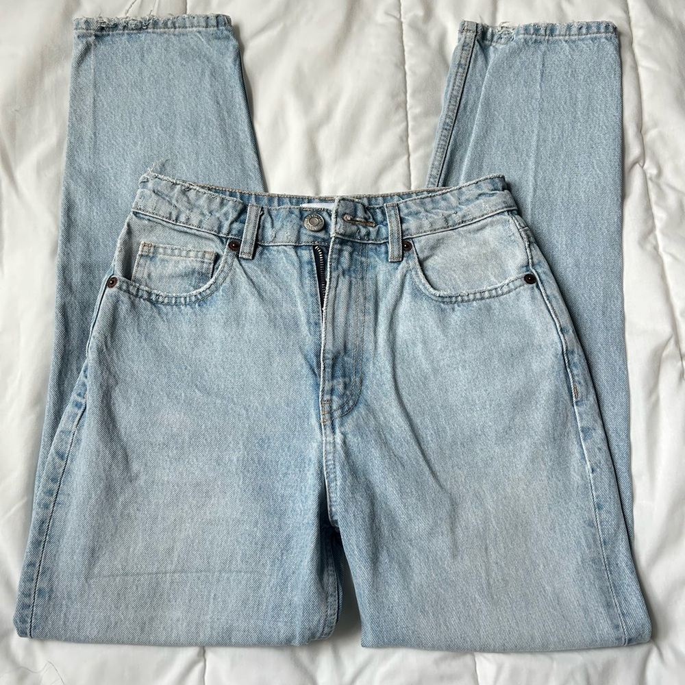 High waisted light wash Zara mom jeans